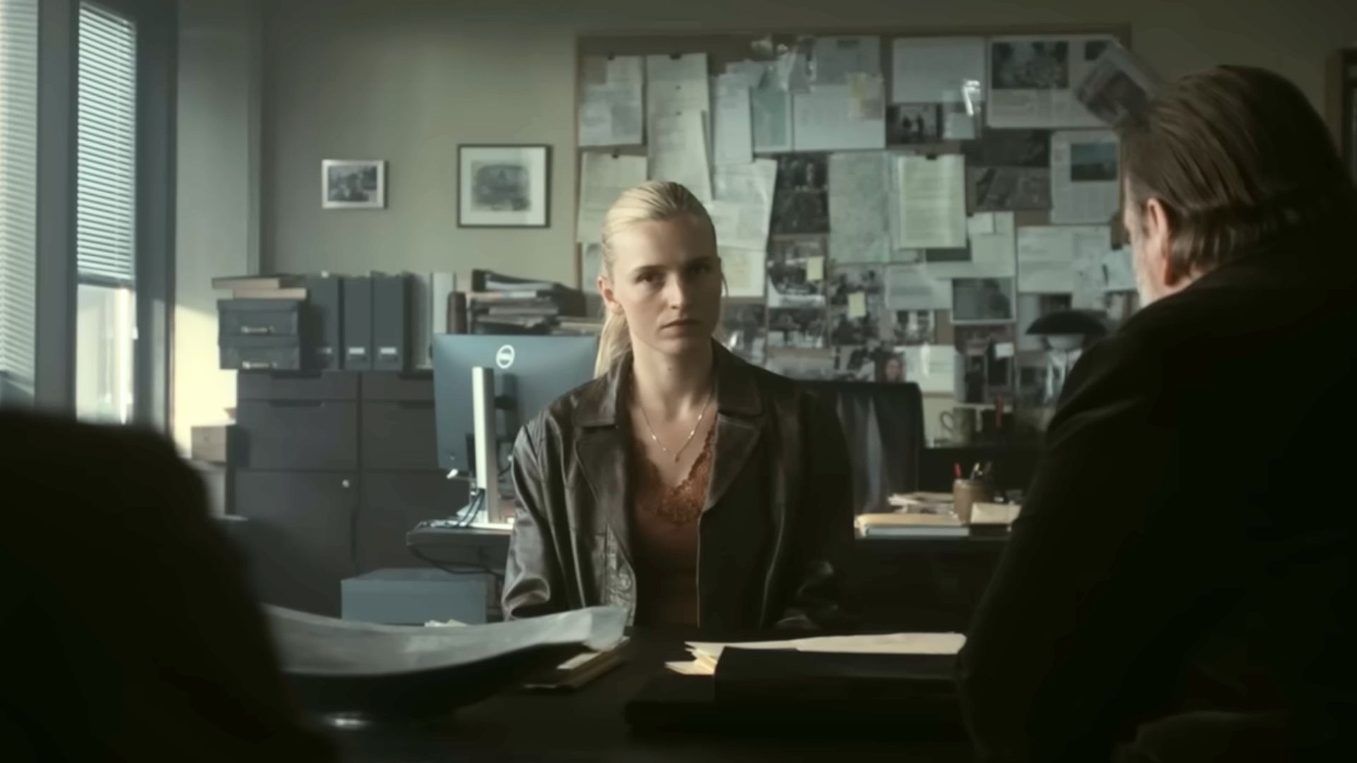 Clara Dessau in The Asset | Image via YouTube/Netflix