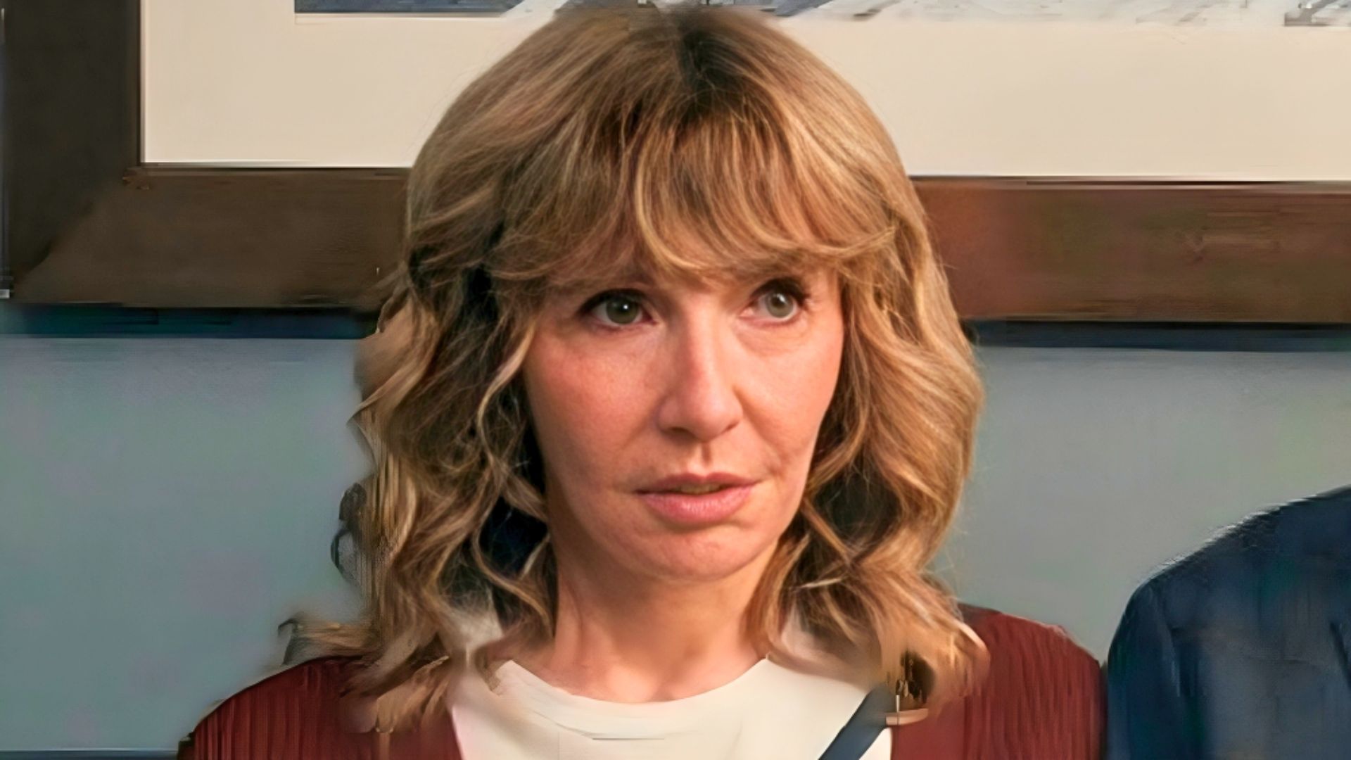 Mary Steenburgen as Mona in A Man on the Inside Season 2 (Image via Netflix)