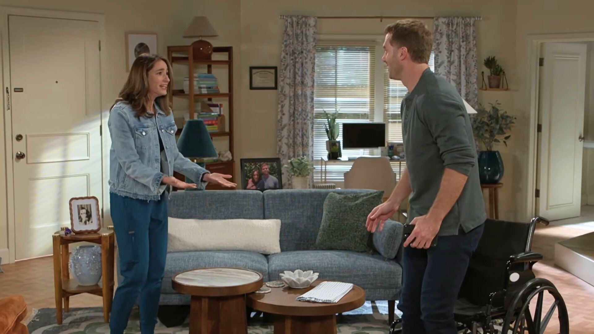 Beyond the Gates: OMG you can stand Derek | Image: CBS