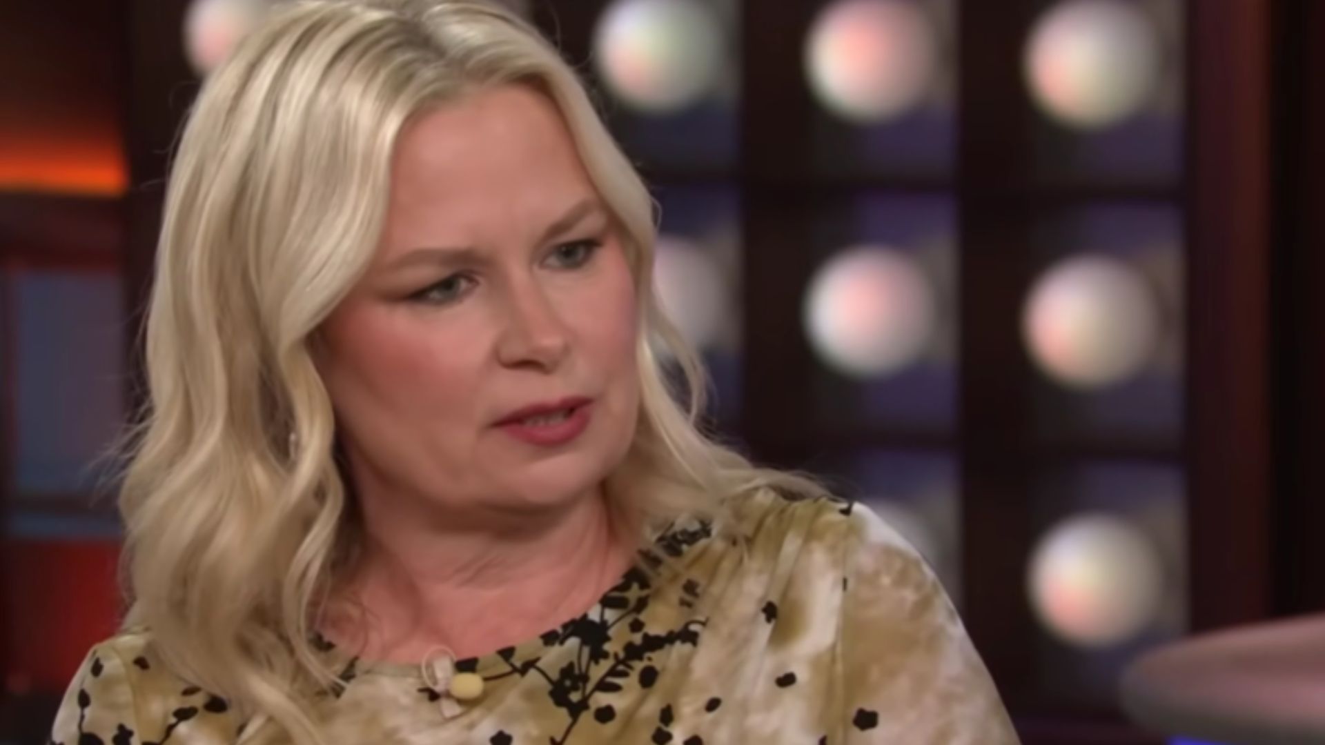 A still from an interview (Image via youtube/@ The Kelly Clarkson Show)