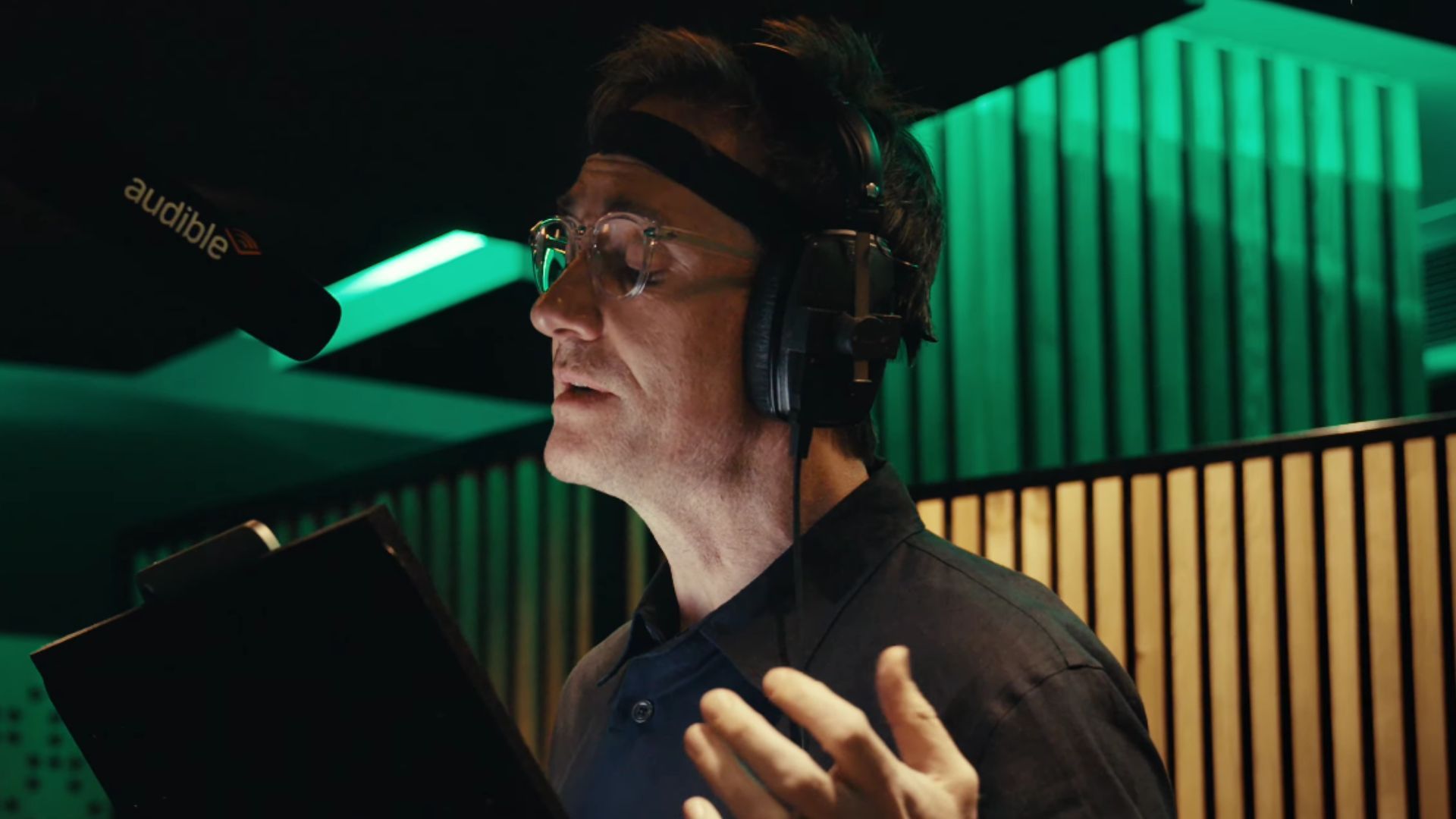 Matthew MacFadyen recording his dialogues for Voldemort (Screenshot from YouTube/@Audible and Harry Potter)