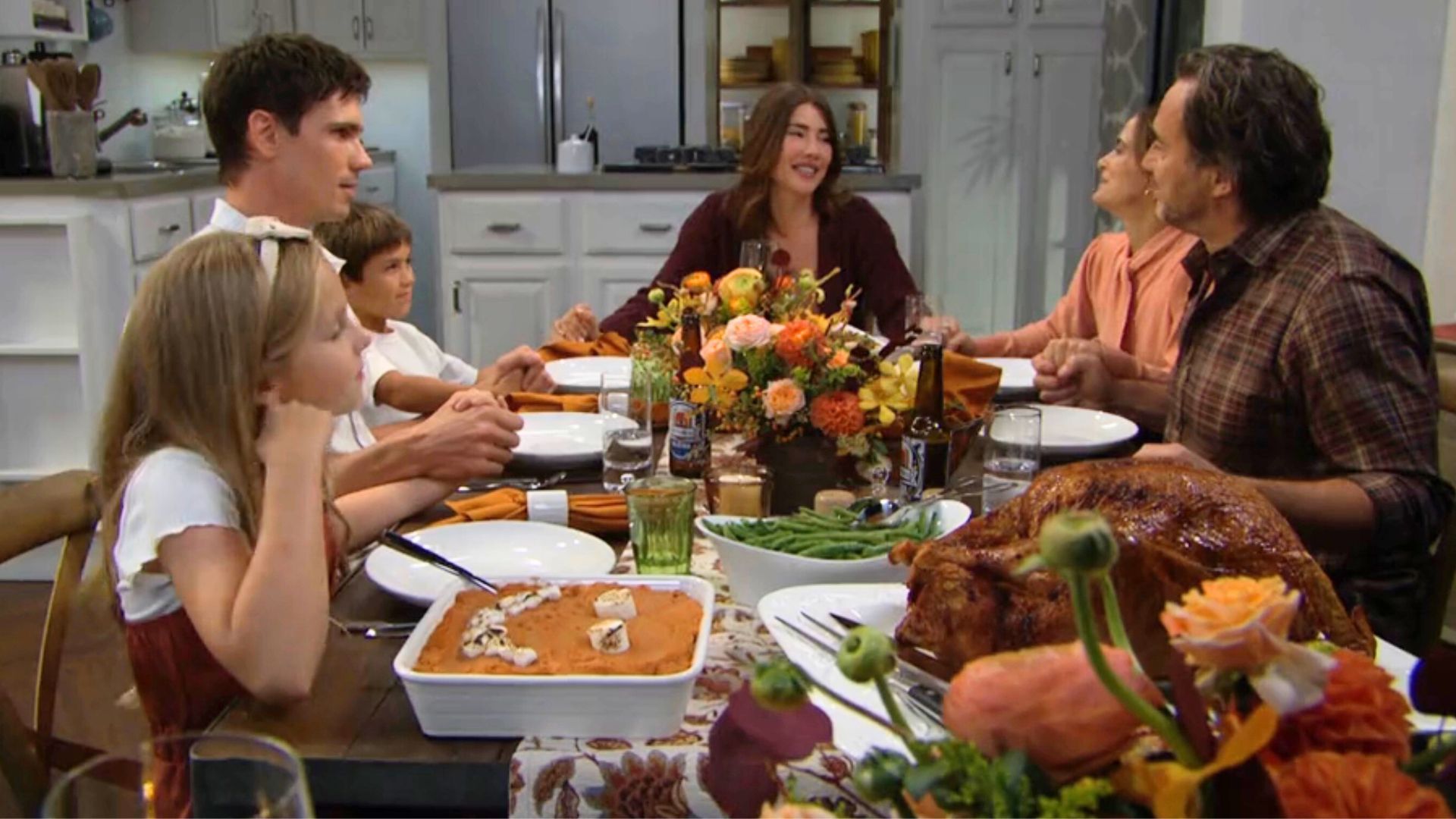 Steffy and her family celebrate Thanksgiving on The Bold and the Beautiful | Image: CBS