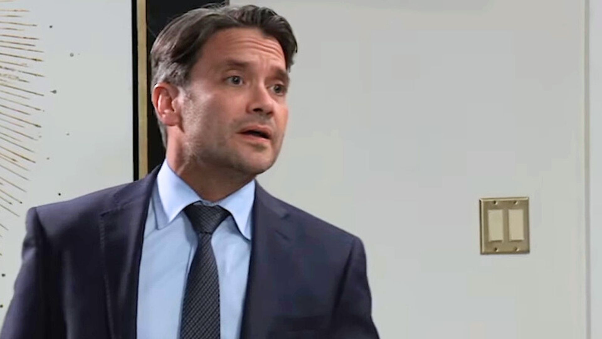 Dante has news for Laura on General Hospital | Image: ABC