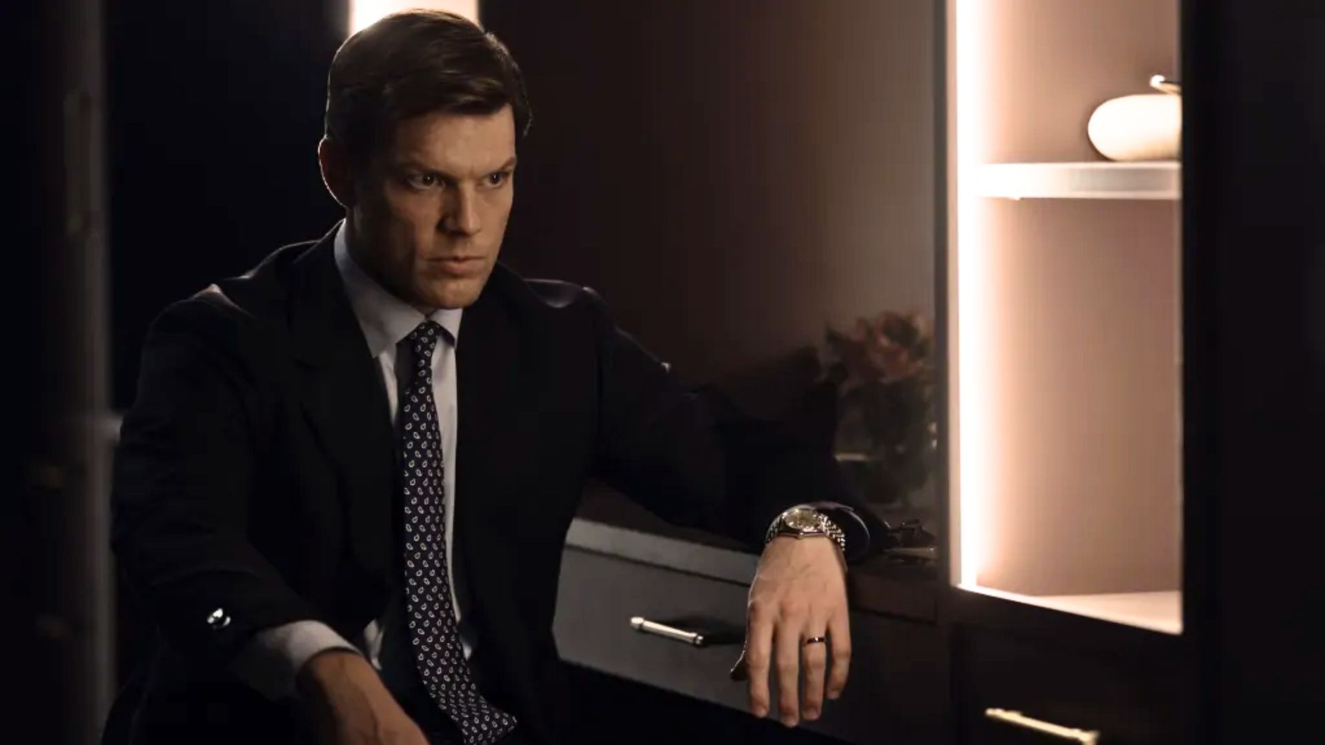 Jake Lacy as Peter Irvine in All Her Fault (Image via Peacock)