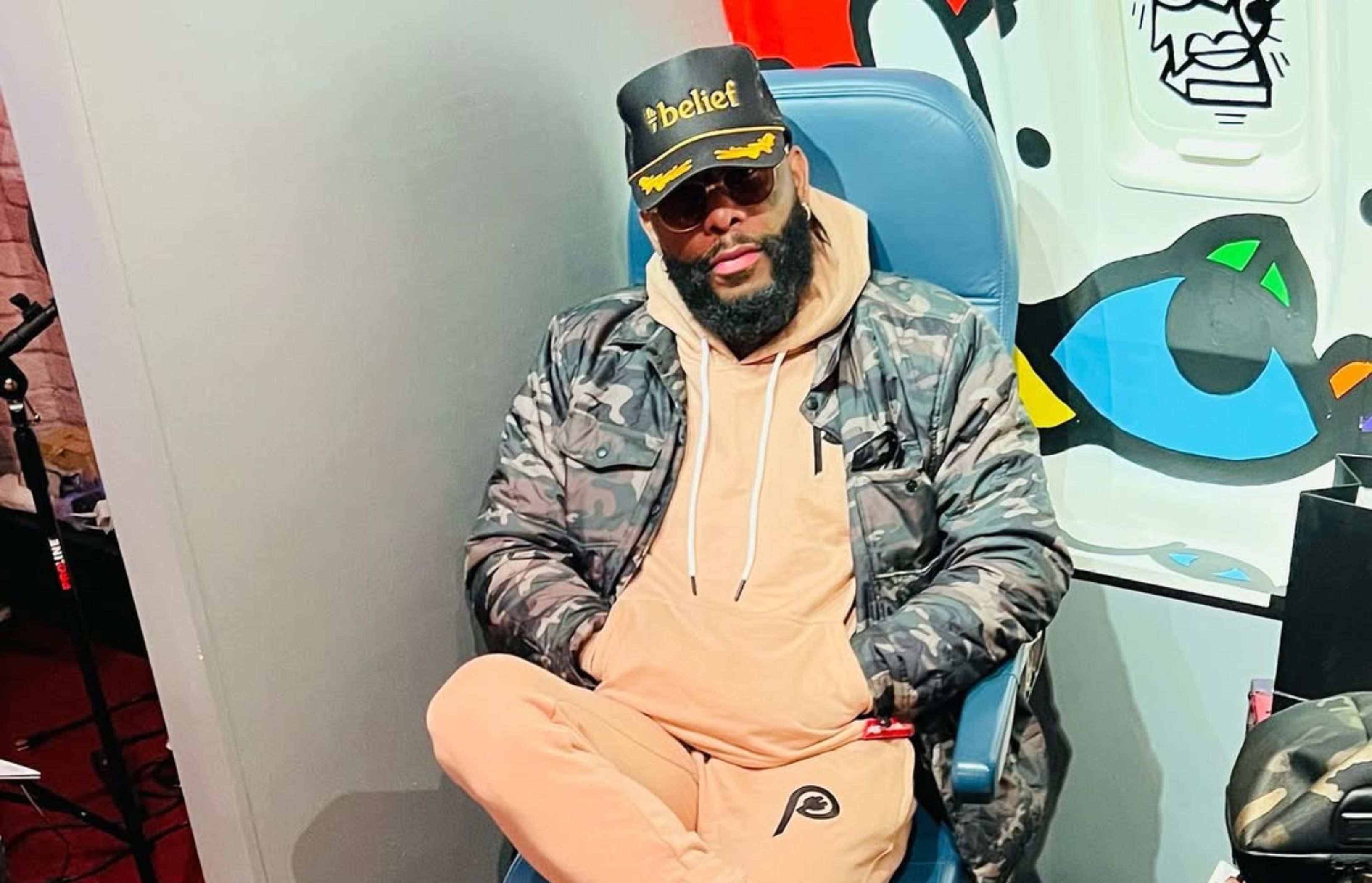 How old is Royce Da 5