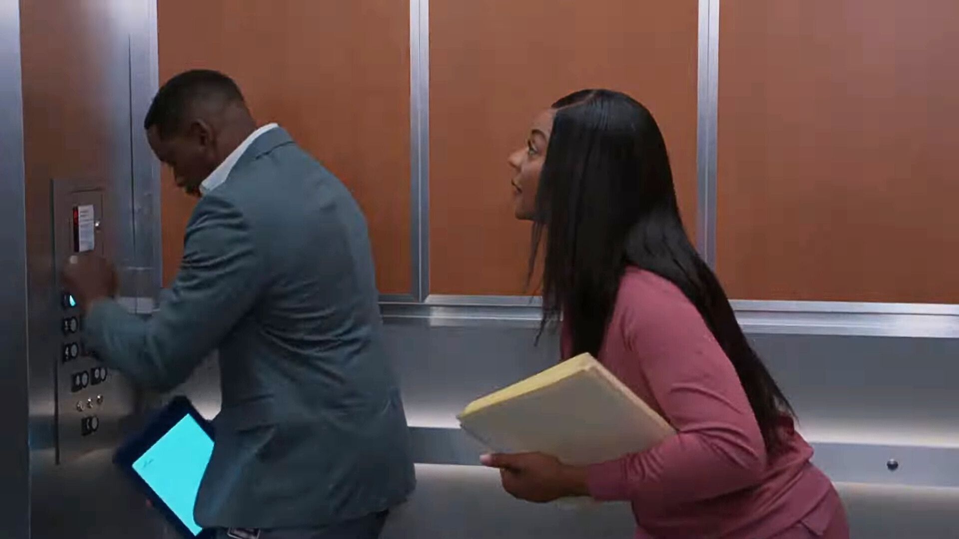 Beyond the Gates: ted and Shanice get trapped in an elevator | Image: CBS