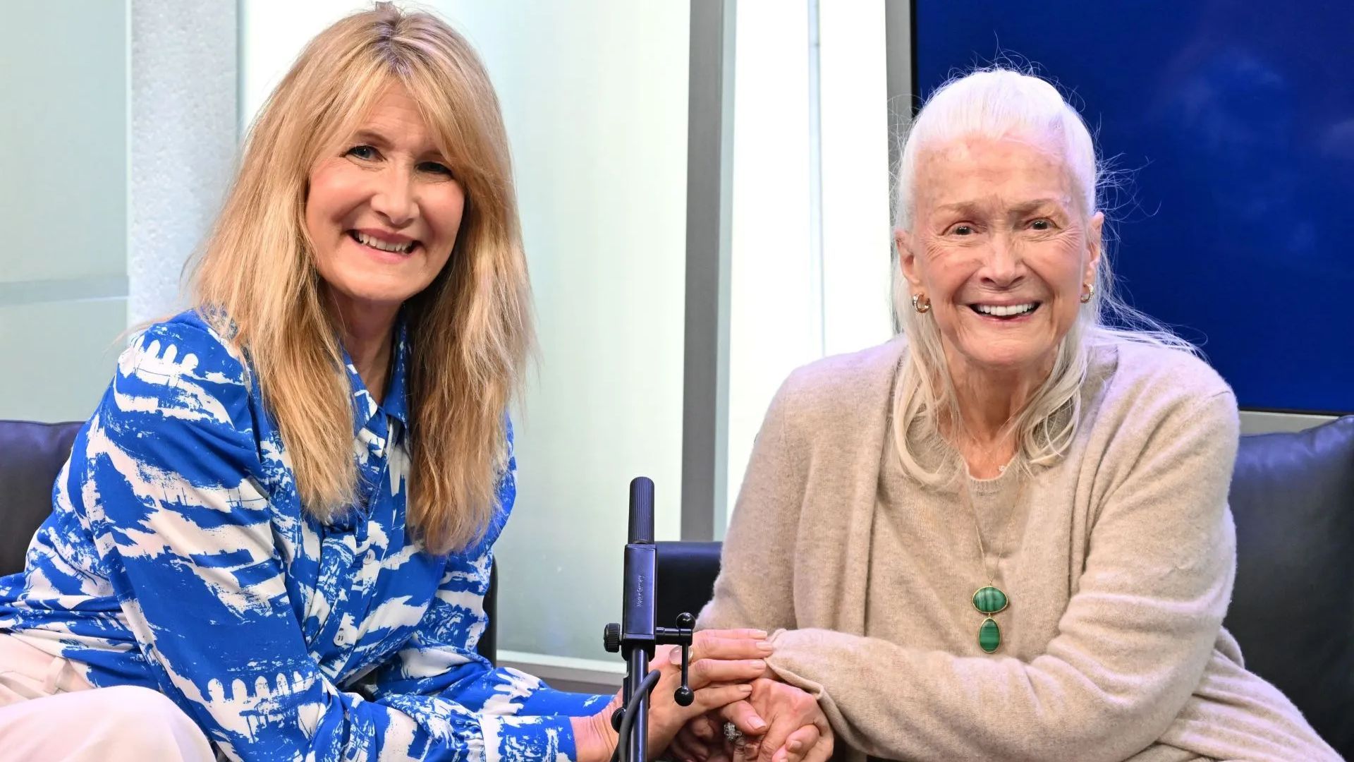 Diane Ladd and her daughter, Laura Dern (Image via Getty)