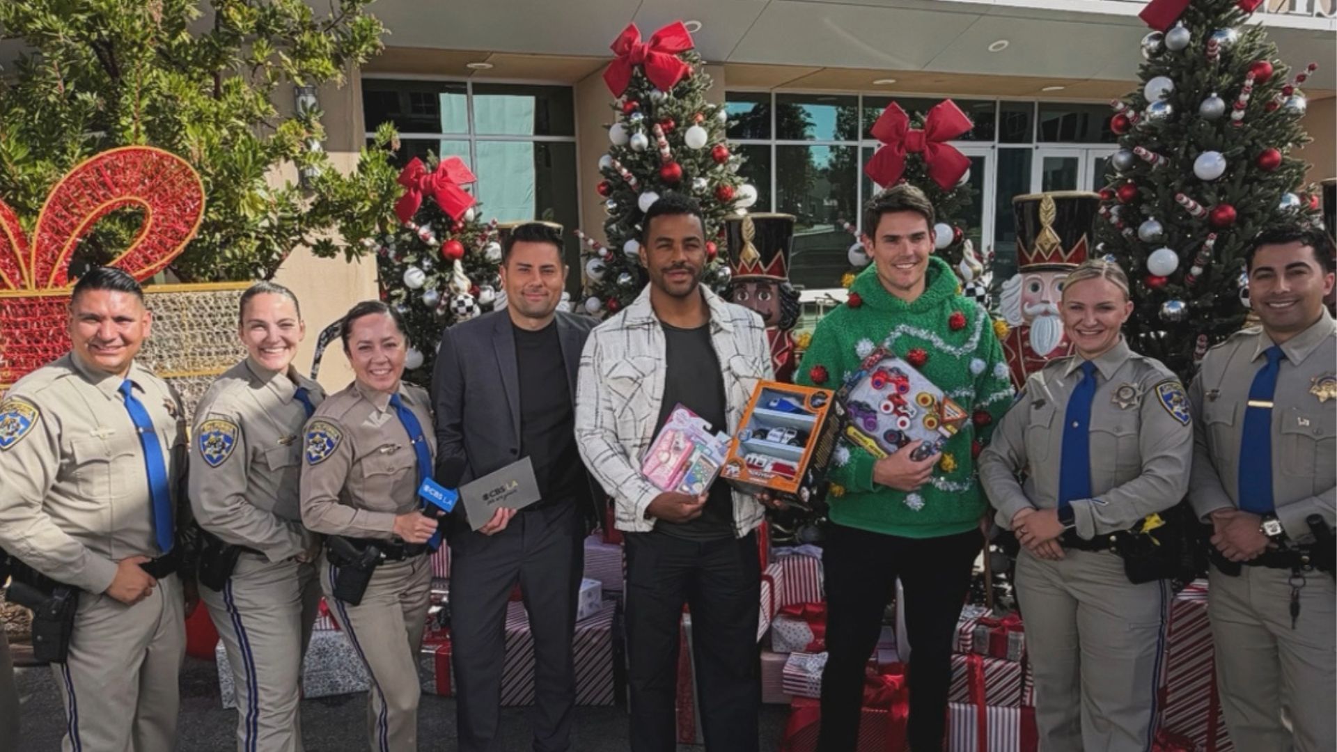 Sean Dominic and Marc Grossman of The Young and the Restless got into the holiday spirit | Image: CBS