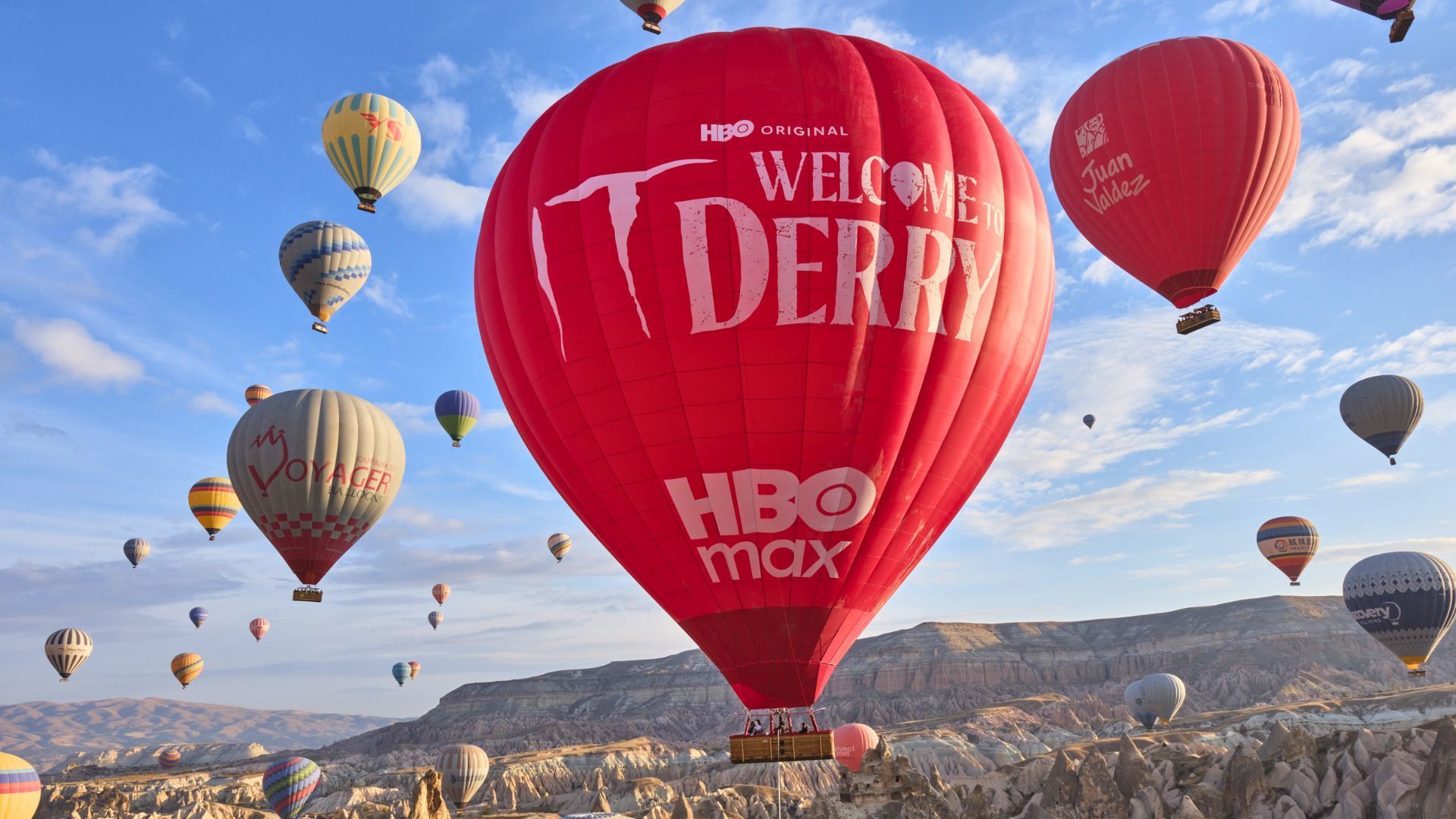 IT: Welcome to Derry, got a hot air balloon promo in Manila, Philippines (Image via Warner Bros.)