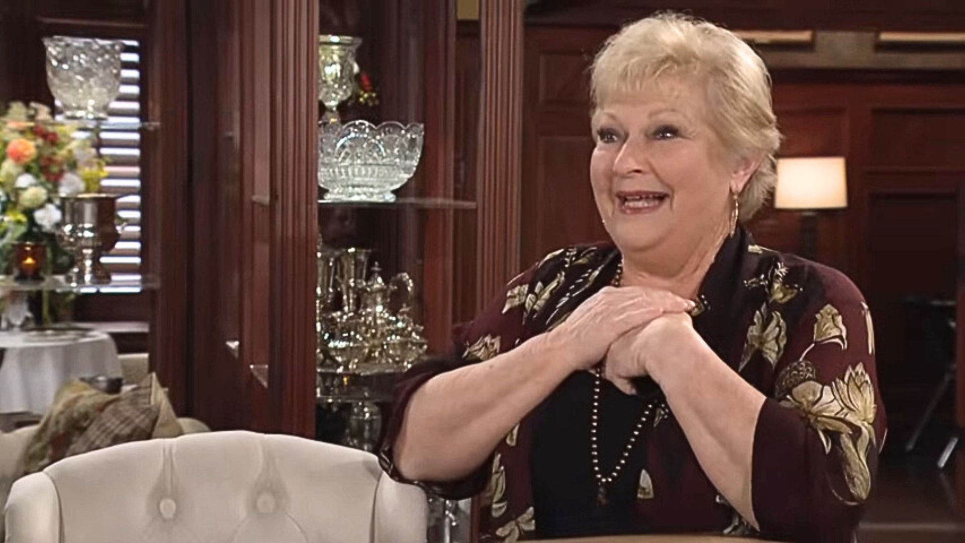 Beth Maitland as Traci on The Young and the Restless | Image: YouTube