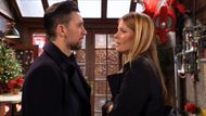 Cane Ashby (Billy Flynn) and Phyllis Summers (Michelle Stafford) shared a passionate kiss at Crimson Lights on The Young and the Restless | Image: CBS