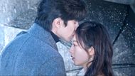 Lin Yusen kisses Nei Xiguang (Image via WeTV)