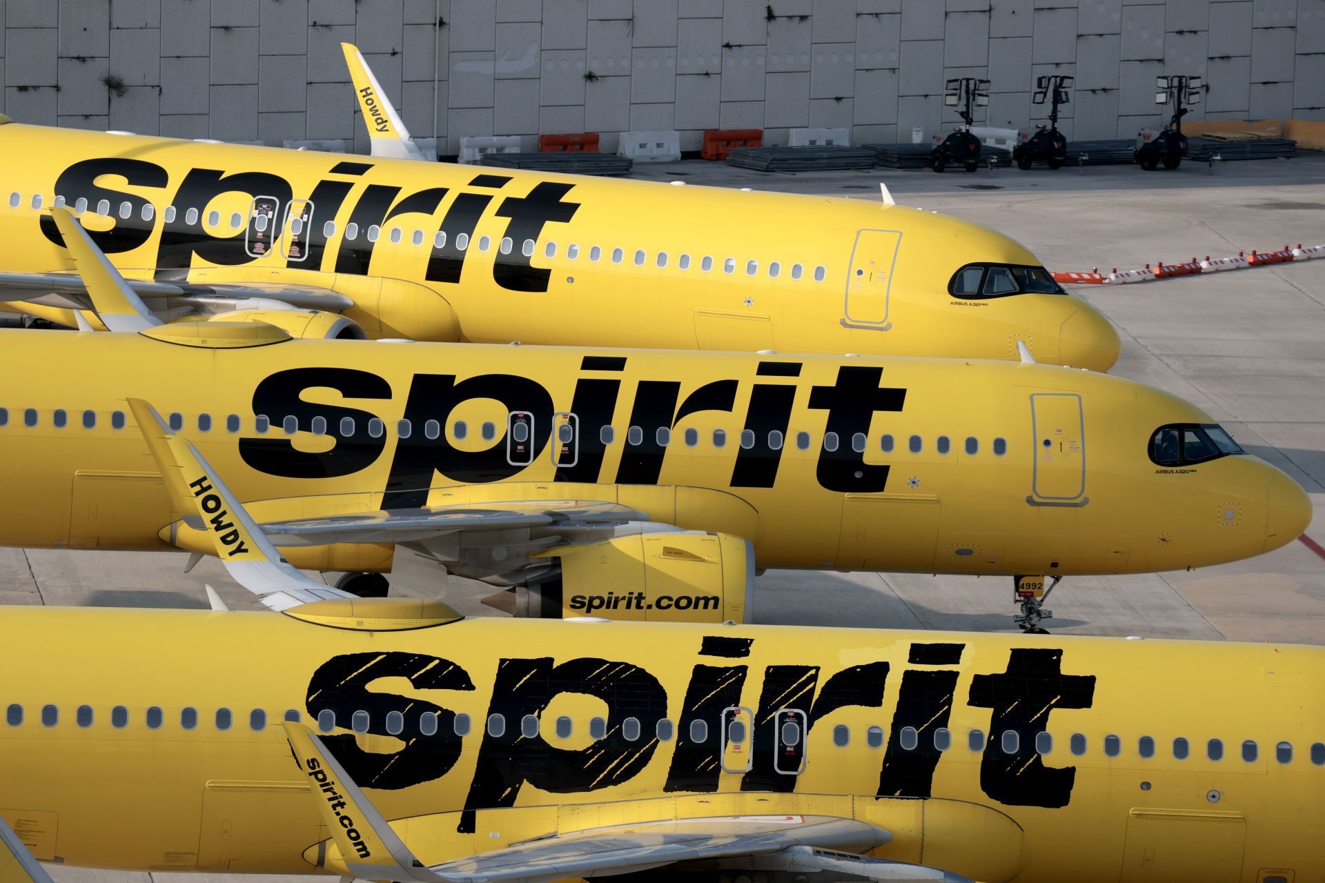 Who is Hi There Hunter? “Let’s buy Spirit” trends online after TikToker starts crowdfunding to buy Spirit Airlines amid shutdown